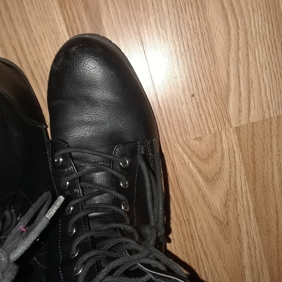 Boots - Picture 3 of 5